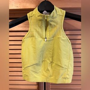 Lululemon sports bra crop top with zipper size 6 lime green